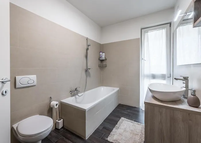 Appartement Ospedale Baggiovara - Guerrilla Art House